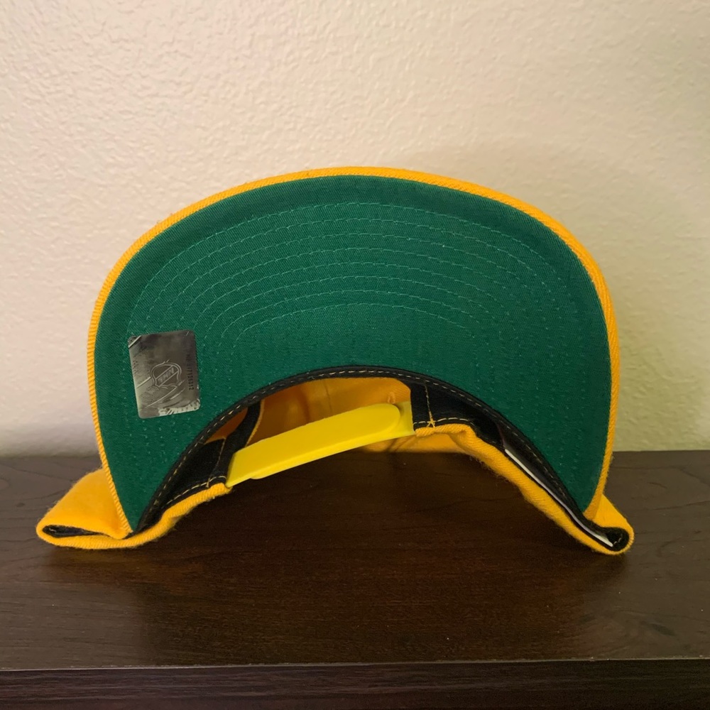 Mitchell & Ness Champions Edition Blues SnapBack - Picture 5 of 5